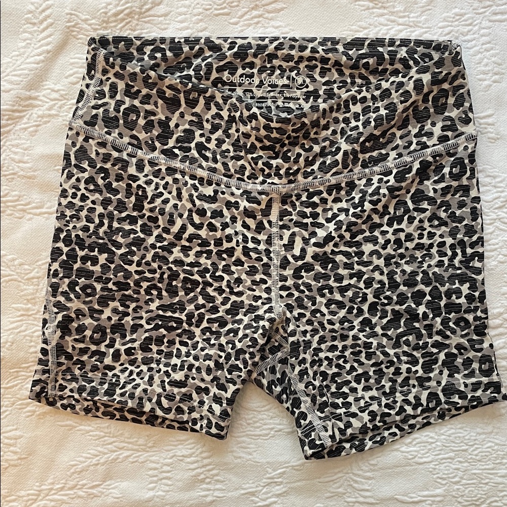 Outdoor Voices Techsweat leopard shorts M